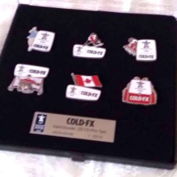 Canadian Olympic Pins Vancouver 2010 Limited Edition # 1040/2010 Cold FX - Picture 2 of 3